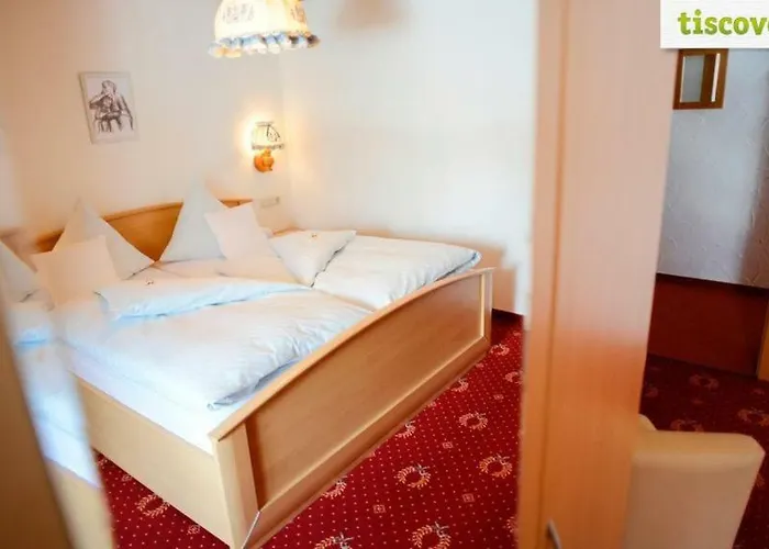 Gastehaus Wolf 3* Bach (Tyrol)