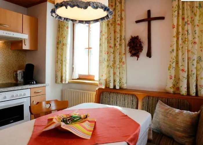 Gastehaus Wolf 3* Bach (Tyrol)