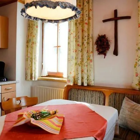 Gastehaus Wolf 3* Bach (Tyrol)